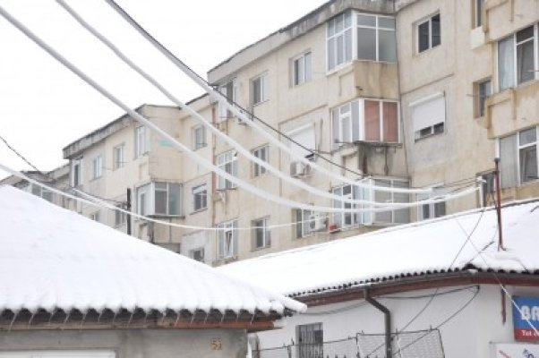Guvernul a modificat regulamentul de urbanism cu o derogare privind reţelele de comunicaţii electronice